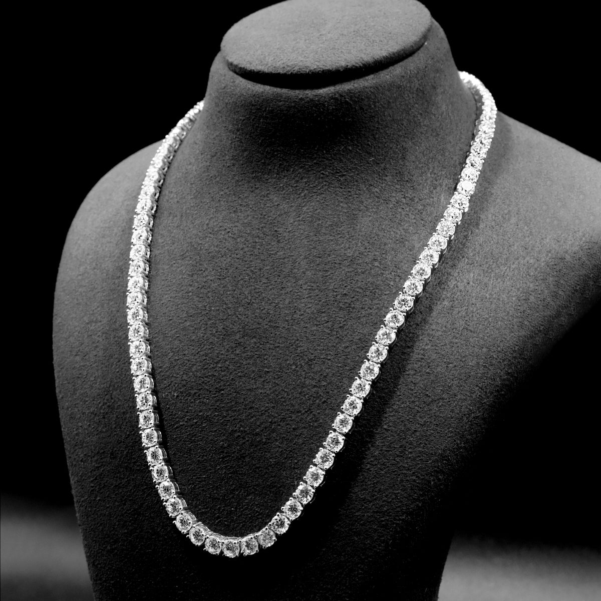 0.30 Pointer Round Diamond Tennis Necklace