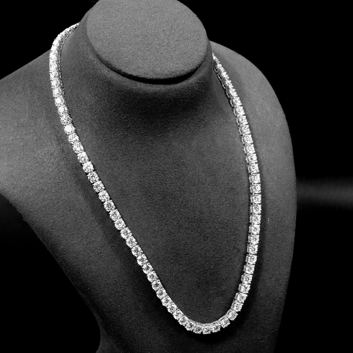 0.30 Pointer Round Diamond Tennis Necklace