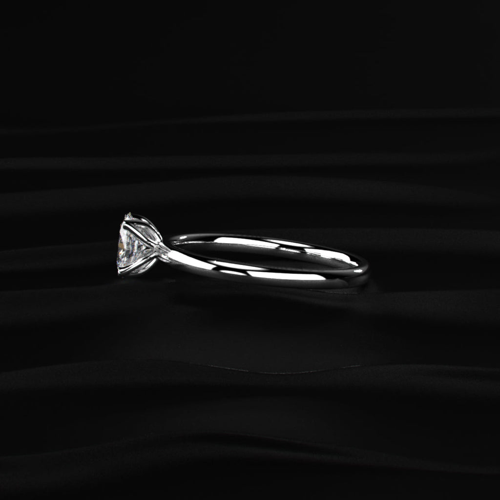Oval Tulip Prong Ring