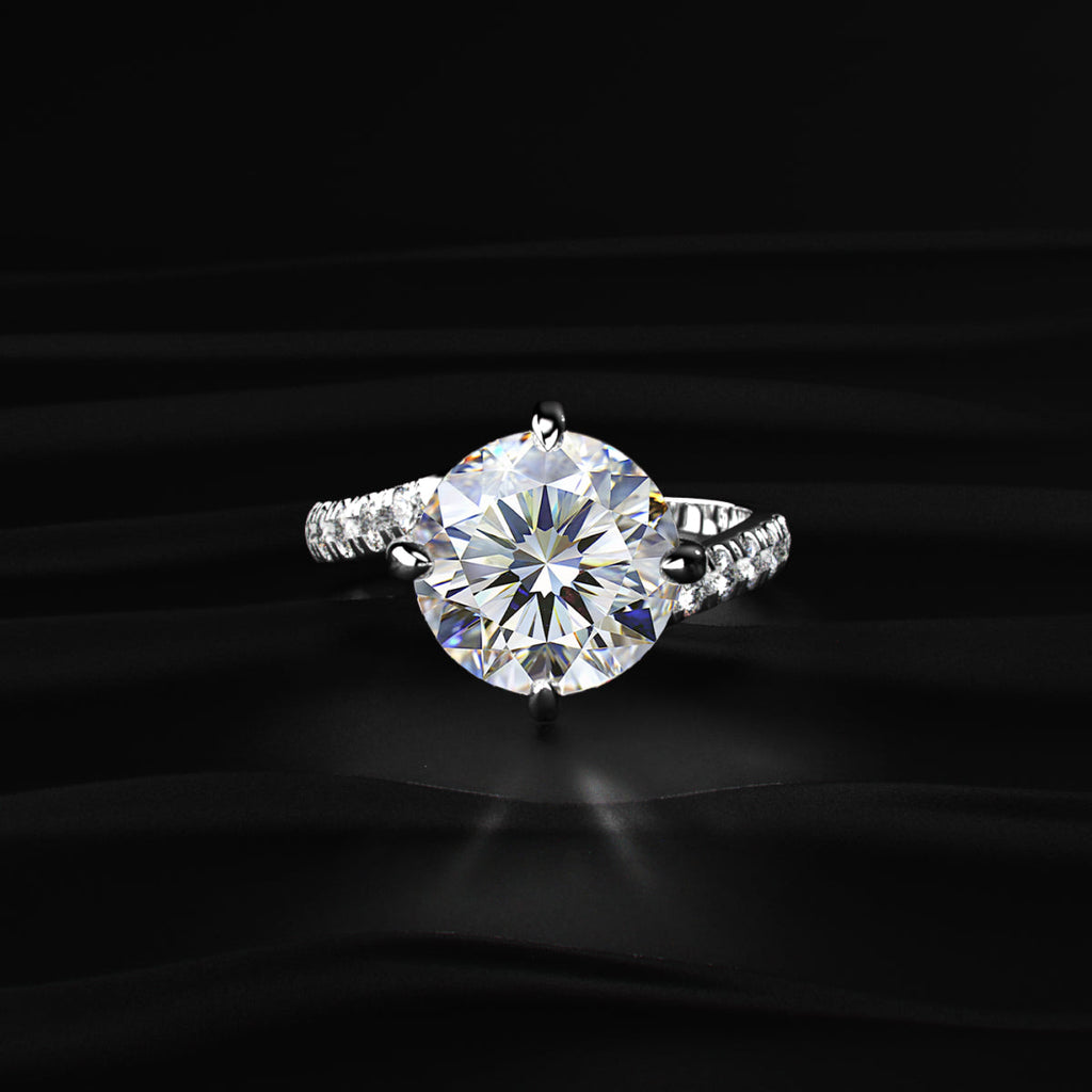Round Diamond Solitaire Ring With Pave Band