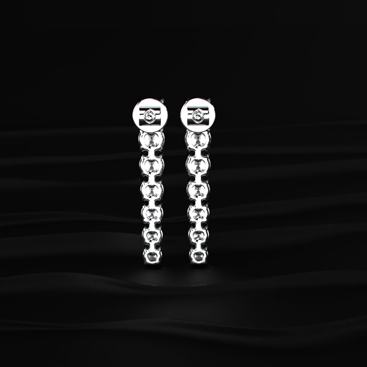 Round Diamond Danglers Earrings