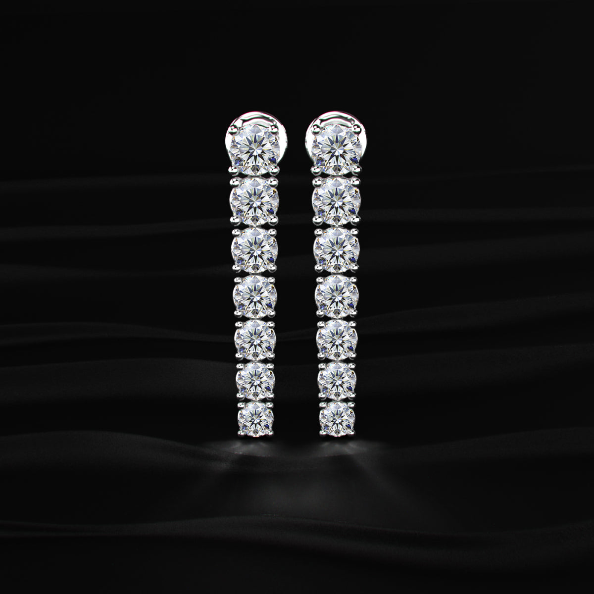 Round Diamond Danglers Earrings
