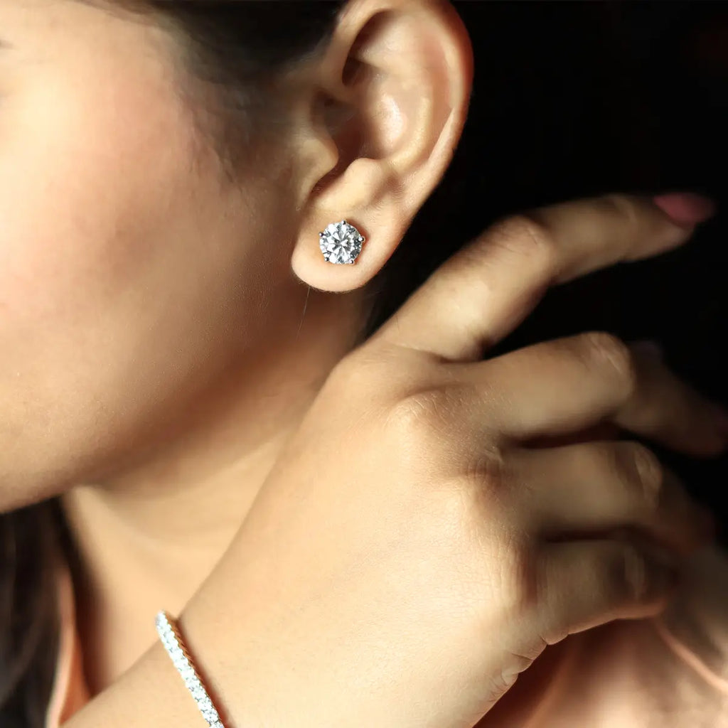 2Ctw Lotus Radiance with Round Solitaire Stud